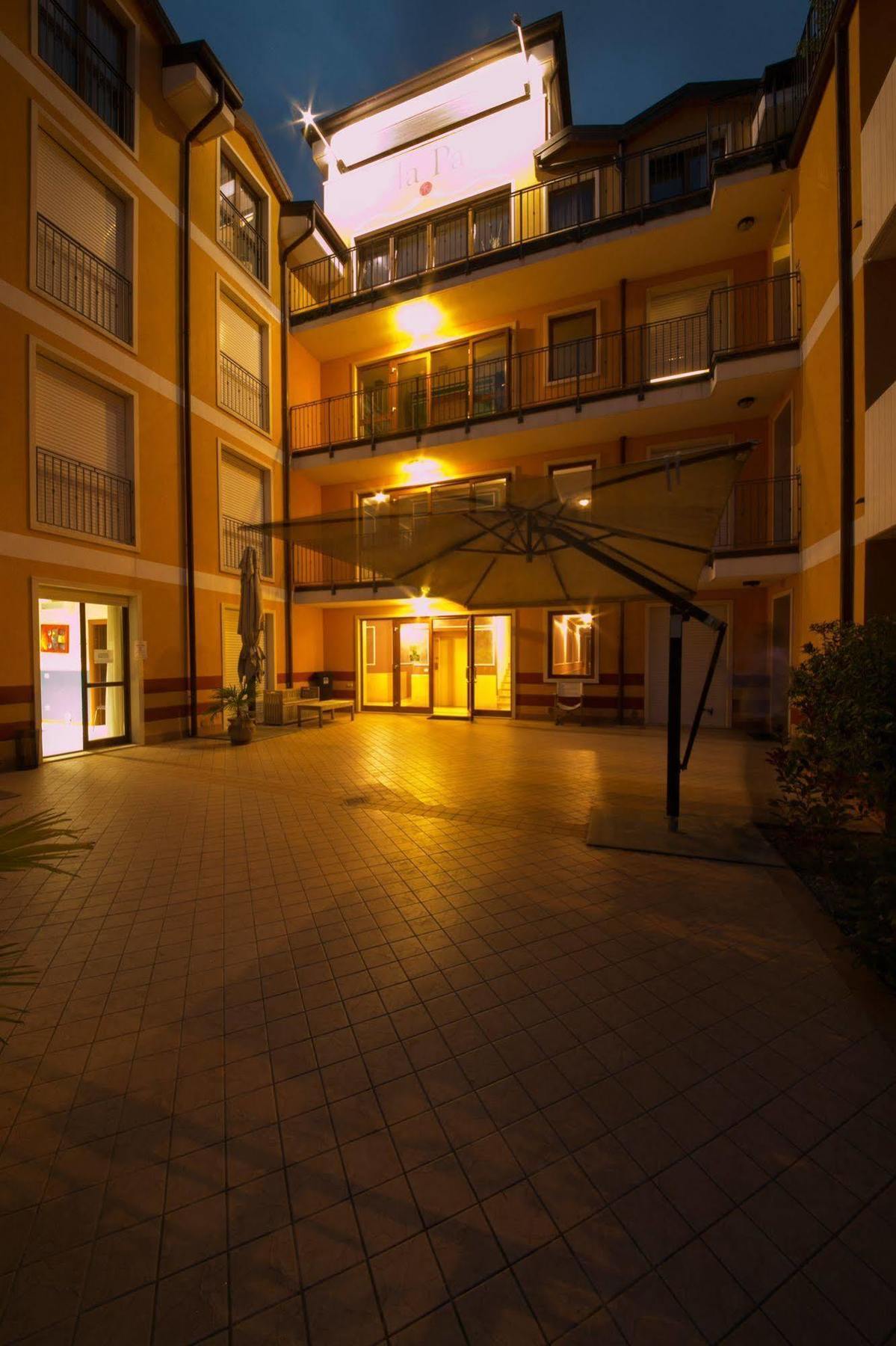 Ferretti Garda Palace Aparthotel Peschiera del Garda